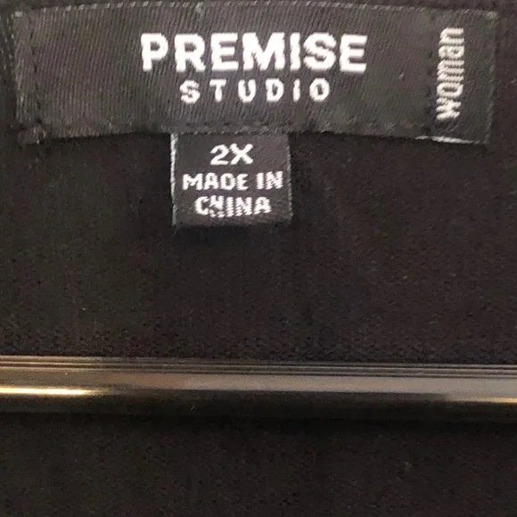 Premise studio 3/4 sleeve black pearl button sweater 2X - Picture 2 of 6